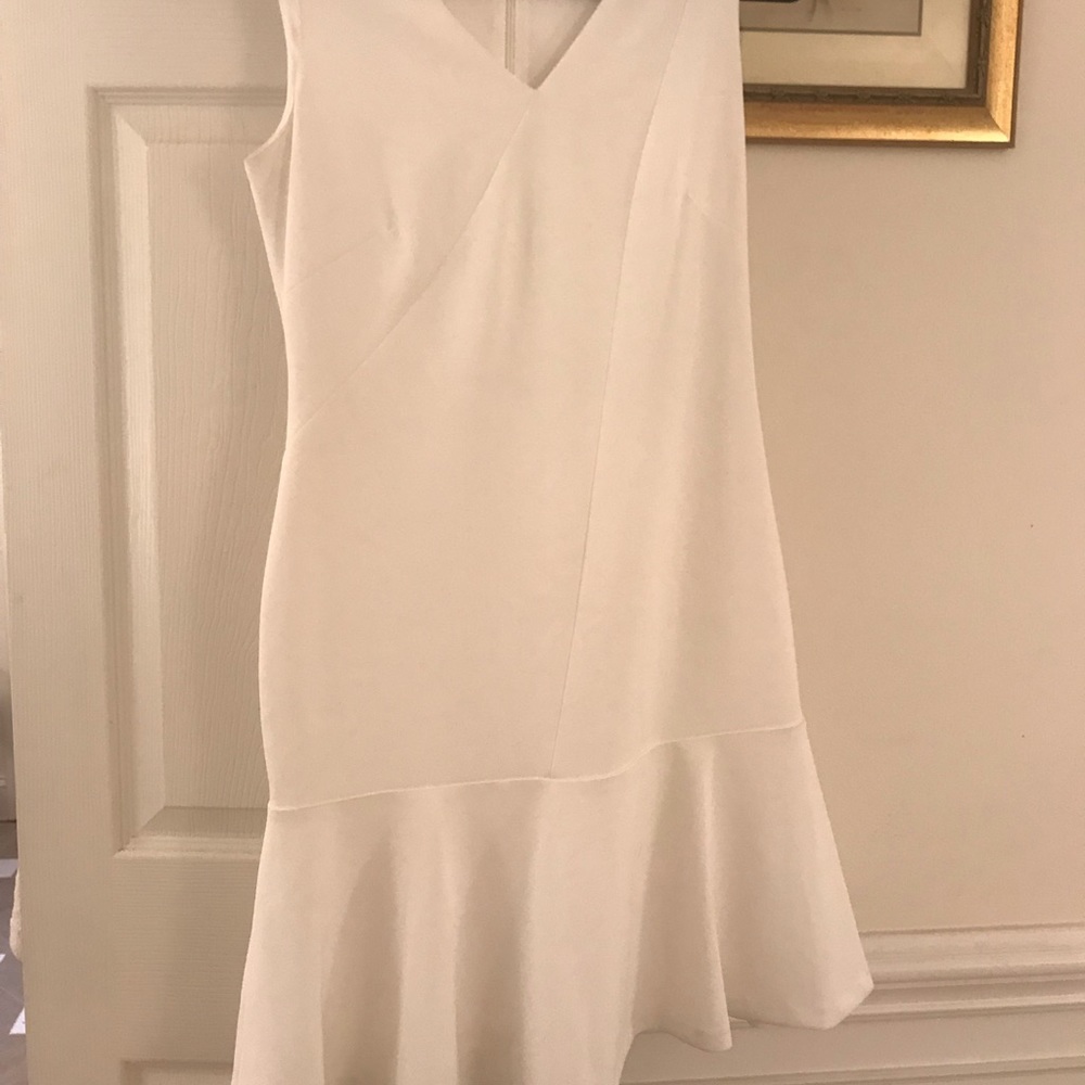 EUC Gorgeous Calvin Klein Shift 🌸🍍